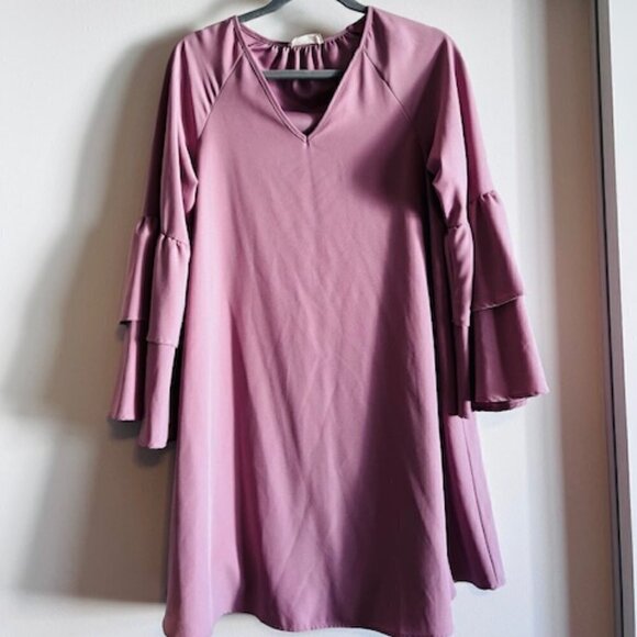 Altar'd State Dresses & Skirts - Alter’d State shabby chic bell sleeve dress size small